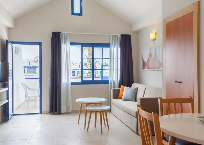 Cinco Plazas Puerto del Carmen (Lanzarote)